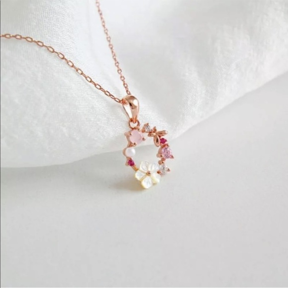 New Butterfly Flower Crystal Pendant Necklace